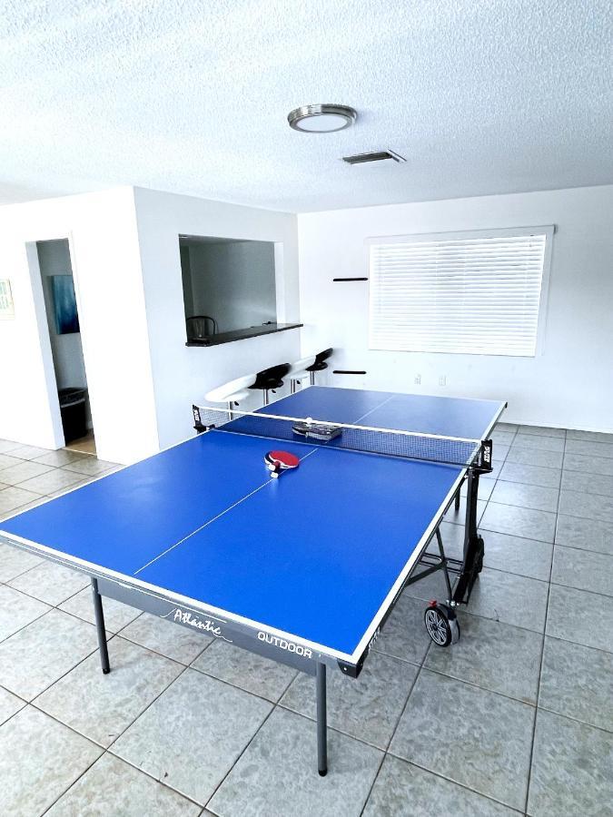 St. Pete Beach Suites Екстер'єр фото