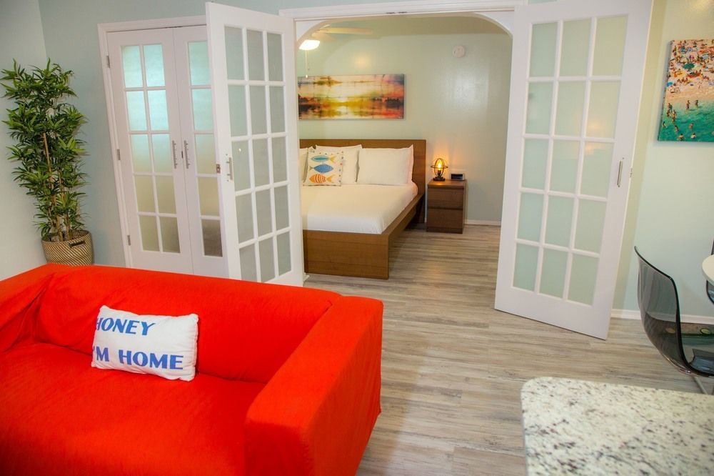 St. Pete Beach Suites Екстер'єр фото